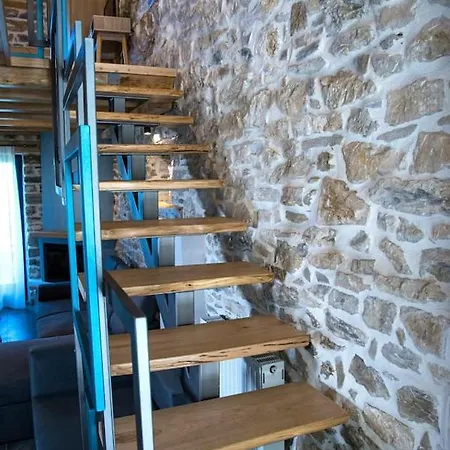 Iris Stone With Jacuzzi דירה *