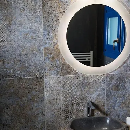 דירה Iris Stone With Jacuzzi טסגרדה