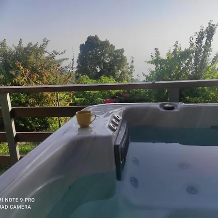 Iris Stone With Jacuzzi Appartement